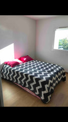 Appartement situé dans un quartier calme. <br />Proche du centre ville de Bordea  Appartement avec belle vue sur le pont d’Aquitaine Entire condo vacation rental 32067212