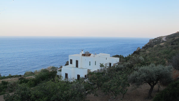 This is a room in an isolated holiday home offering extreme privacy, in a quiet   Holiday home in Sifnos  offered as rooms: bedroom3 Private room in cycladic house vacation rental 51689096