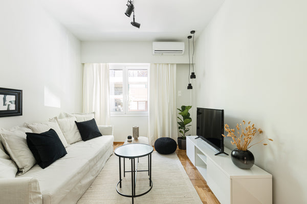 Live in a freshly renovated apartment in the center of Athens and enjoy the magn Athens, Greece Serene 1 BR Apartment in Koukaki Entire rental unit vacation rental 45526338