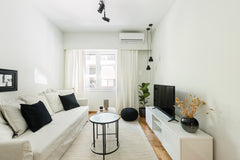 Live in a freshly renovated apartment in the center of Athens and enjoy the magn Athens, Greece Serene 1 BR Apartment in Koukaki Entire rental unit vacation rental 45526338