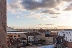 Bel appartement situé au 6eme et dernier étage avec ascenseur. Il dispose de 2 c Bordeaux, France Nice apartment with terraces and views Entire rental unit vacation rental 41286694