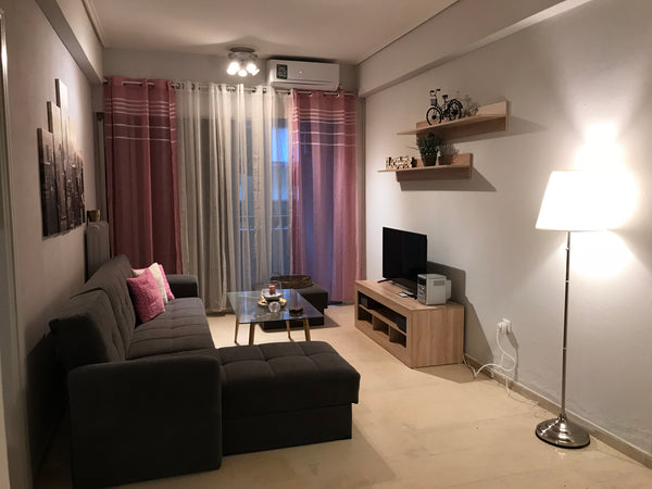 It is a fully renovated apartment, located roughly 5 minutes walking distance fr GR Comfy Downtown Apt. close to Metro Station Entire rental unit vacation rental 25318635