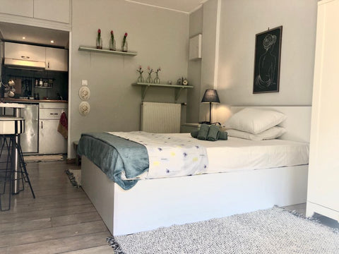 *There is a key locker for easy check in*<br />*A/C*<br />*Brand new mattress an Magnesia Prefecture, Greece Vintage studio next to metro station Entire condo vacation rental 23162158