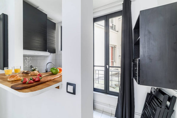 This newly renovated flat is located in the heart of the 8th arrondissement of P Paris, France Bright and airy flat close to Arc de Triomphe Entire rental unit vacation rental 19061174