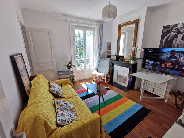 The flat is only 100m to the métro Jussieu with 2 métro lines. It's 200m to Sein Paris, France Very central charming Suite in Latin Area Entire rental unit vacation rental 18352302