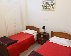 Double room equipped with 2 single beds, AC, TV, WIFI, refrigerator, amenities.  Greece Twin room in the absolute Mykonos center Room in hotel vacation rental 28008152
