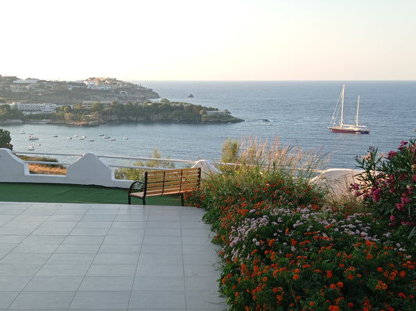 Retini apartments in Agia Pelagia is  a family 6 apartments building.  island st Greece Between 2 beaches + lonely coast ❤️island studio Cycladic home vacation rental 18505873