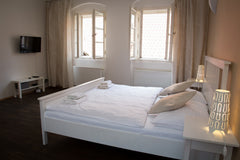 You will stay in a comfortable 40sqm / 430 sqft apartment located in a quiet nar Prague, Czechia 2 minutes to Old Town Square:-) Entire rental unit vacation rental 3199817