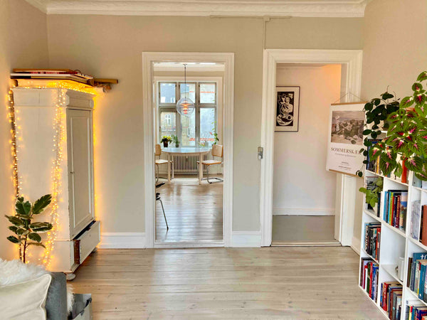 Min kæreste og jegs lejlighed er en hyggelig og meget lys lejlighed på 73 kvm på Copenhagen, Denmark Charmerende Vesterbro-lejlighed med smuk udsigt Entire condo vacation rental 52412248