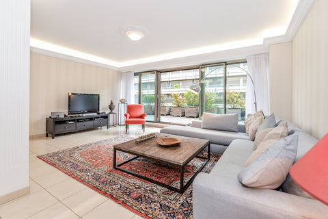 Big, elegant, confortable,renovated and safe apartment up to 8 guests. <br />On  Paris, France 8 Guests Champs Elysées with Terrace Entire rental unit vacation rental 12816818