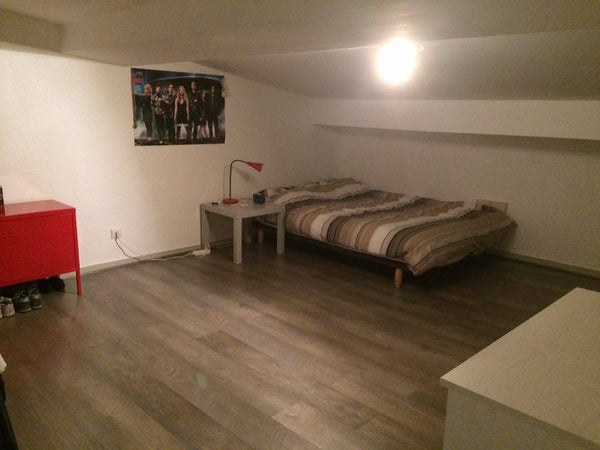 Chambre privée de 25m² située dans un appartement de 100 m². Appartement situé e Pontarlier, France Chambre privé de 25m² Private room in rental unit vacation rental 9921361