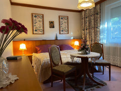 Die Unterkunft ist im suburbanen Raum vor den Toren Wiens im Wienerwald. Du find Vienna, Austria Double im Suburb Hostel(Kingsize) Private room in bed and breakfast vacation rental 561423663444403303