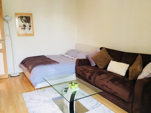 Beautiful studio, completely redone, well equipped, very bright with a clear vie Paris, France Charming & Cozy studio 10 minutes from Trocadero Entire rental unit vacation rental 22578765