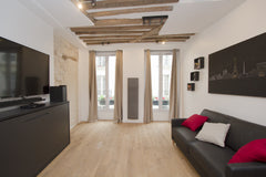 Magnifique appartement de designer aménagé pour 5 personnes en plein cœur du Qua Paris, France M22 Appartement contemporain pour 5 personnes Entire rental unit vacation rental 20682650