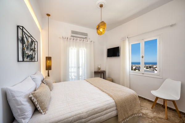 This is a lovely cute studio, fully renovated on May 2021, just 250 meters away  Thera, Greece Brand new (4) studio-250m. from Fira's main square Entire rental unit vacation rental 50087401