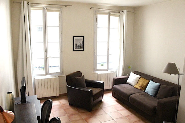 Spacieux and elegant studio on the 2nd floor of a late-18th century building. It Paris, France Spacious studio a stone's throw from the Louvre Entire rental unit vacation rental 18470701