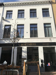 Gezellig vernieuwd appartement gelegen in de gekende Kloosterstraat, Dé hotspot   Kloosterloft Entire rental unit vacation rental 40396720