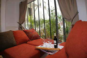 Appartement entièrement équipé d'une chambre avec lit double (160cm), d'un salon Paris, France APPARTEMENT CALME AU COEUR DE PARIS Entire rental unit vacation rental 15899047