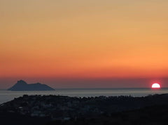 the view is breathtaking, overlooking in the west the island of Paximadi, Psilor Sivas, Greece House of Sunset - Tranquility - View - Relaxation Entire rental unit vacation rental 47590579