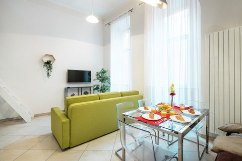 Awesome location in the heart of Prague. Bright, spacious (90 m2) apartment with Prague, Czechia ❤️️pragueforyou❤️️ Apt in the center up to 13 pers Entire rental unit vacation rental 4186031