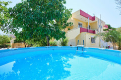 This  ground level garden apartment  is situated in a quiet cul de sac. Nestled   Filerimos Gardens = The perfect retreat Entire rental unit vacation rental 50798828