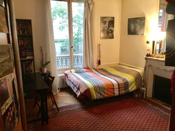 (English down below)<br />Belle chambre dans un appartement très calme plein de  École-Valentin, France Nice bedroom in a charming and cosy flat Private room in rental unit vacation rental 21078823