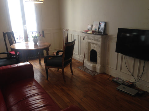 Appartement situé dans quartier jeune et vivant, à proximité de restaurants et b Aix-en-Provence, France Chambre privée Paris 19eme. 5min Gare du Nord Private room in rental unit vacation rental 21458183