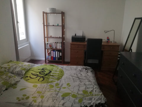 Appartement calme à proximité du vieux Lyon et de la place des Terreaux.<br />Ap Chaponost, France Studio 30 m² Centre de Lyon Terreaux - St Paul Entire rental unit vacation rental 35751600