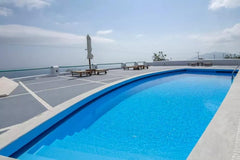 .<br /><br /><b>The space</b><br />Angela Suite  – Standard Rate <br /> <br />Tr England, United Kingdom R387 Deluxe Suite  with Shared Pool incl Breakfast Entire villa vacation rental 37819403