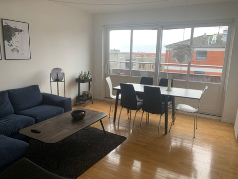 66 sq.m with a bedroom, a big livingroom, bathroom and kitchen with all you need Copenhagen, Denmark Bright and cosy apartment in trendy Nørrebro Entire rental unit vacation rental 41992124