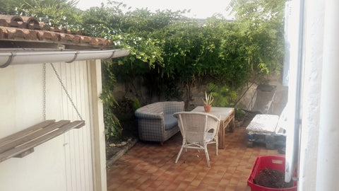 Appartement lumineux et calme, proche du centre ville. Il est composé d'une cour Bordeaux, France Maisonette avec terrasse et jardin Entire townhouse vacation rental 37801893