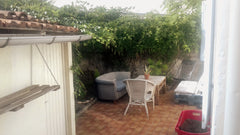 Appartement lumineux et calme, proche du centre ville. Il est composé d'une cour Bordeaux, France Maisonette avec terrasse et jardin Entire townhouse vacation rental 37801893