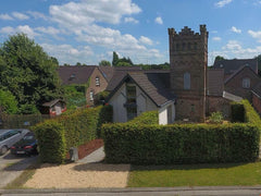 Zeer mooi cottage huis met oude toren en prachtige tuin. Gelegen op 5min van cen Dinant, Belgium Very cosy cottage,old tower. Free parking,bicycles Entire home vacation rental 15912167