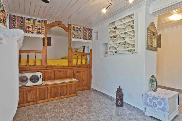 Lovely fully furnished country house with a magnificent view of the island , in  Pireas, Greece Celeste Country House Cycladic home vacation rental 18730913