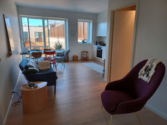 Værelse I en helt ny lejlighed i Carlsberg Byen. Lejligheden har 2 altaner. Den  Copenhagen, Denmark Værelse i lys lejlighed med altan i Carlsberg Byen Private room in condo vacation rental 575844865159754284