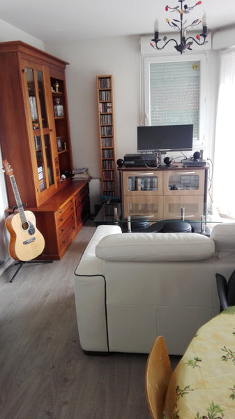 two-bedroom apartment in a quiet and well located residence. <br /><br />Fine da Tours, France 2 room aprt in residence with pool Entire condo vacation rental 2229602