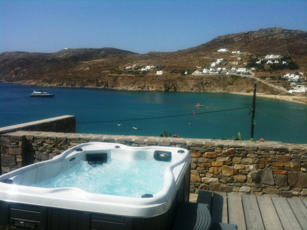 Sea Side Houses are located at the south side of the island overlooking the cosm Greece 3 BEDROOM HOUSE WITH SEAVIEW ( UP TO 6 GUESTS) Cycladic home vacation rental 670267