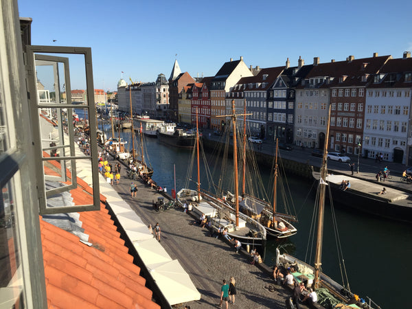 In the heart of Copenhagen K, top sunny-side flat of famous Nyhavn 17 with fanta Copenhagen, Denmark Famous Nyhavn 17  Copenhagen Icon Entire rental unit vacation rental 3034667