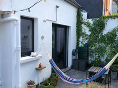 Wij zijn reeds jaren klant van Airbnb en nu verhuren we zelf een privé kamer met Antwerpen, Belgium LuLu's place Private room in townhouse vacation rental 19733115