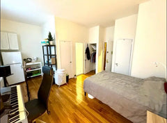 Cozy studio apartment in the best neighborhood on Manhattan’s Upper West Side. 5  Rental unit in New York · ★New · Studio · 1 bed · 1 bath Entire rental unit vacation rental 1030077796206110723