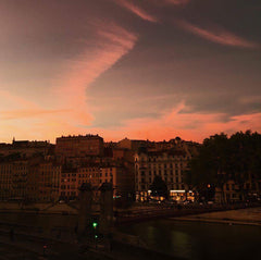 Chambre spacieuse à Saint Paul à deux pas du vieux Lyon avec vue sur la Saône <b Lyon, France Chambre spacieuse avec belle vue sur la Saône Private room in rental unit vacation rental 22111321