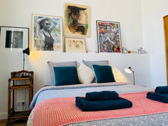 À quelques pas de la gare Saint-Jean de Bordeaux, dans une rue calme, découvrez  Bordeaux, France Sublime appt à 2min de la Gare - Coup de 🤍🦏 Entire rental unit vacation rental 50859088