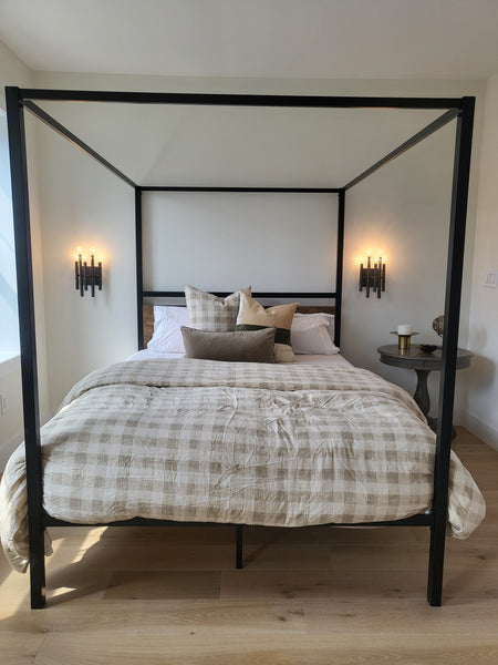 Kick back and relax in this calm, stylish bedroom located in a quiet family-orie New York, NY Home in Brooklyn · 1 bedroom · 1 bed · 1.5 shared baths Private room in home vacation rental 963091370603277921