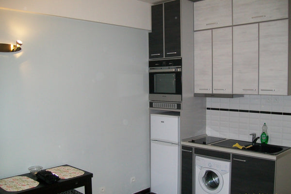 Studio très fonctionnel, accueillant et douillet ! Peut accueillir deux personne Île-de-France, France Beau Studio à 2 pas de MONTMARTRE Private room in rental unit vacation rental 3592506