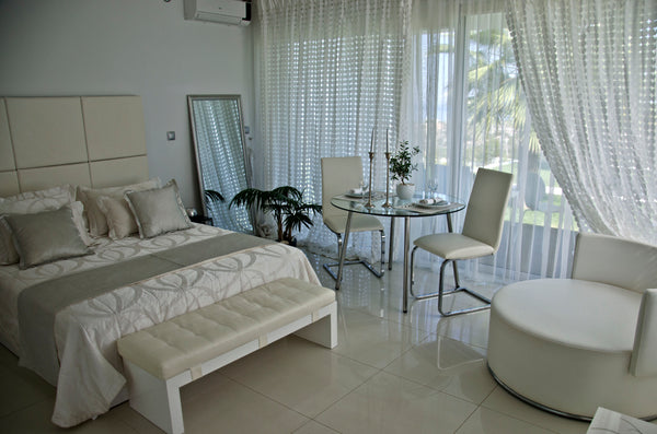 White Suite, is an ideal dream suite beyond compare. The Suite has its own inter Athens, Greece ktima reveli white pearl suite Private room in villa vacation rental 8775920