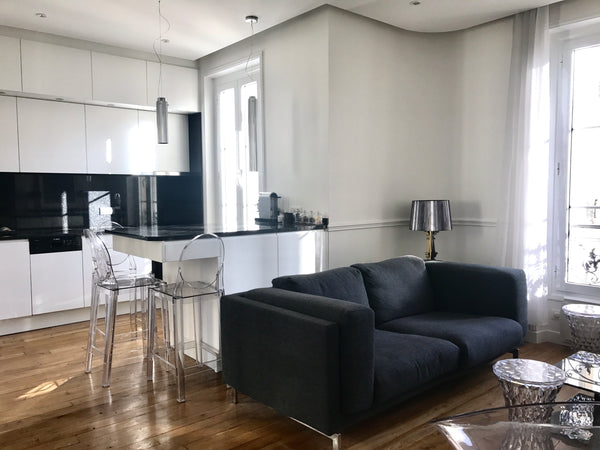 Luxurious apartment in a Parisian old fashioned building (19th Century).<br />Th Paris, France Luxurious 2 room apt, ideal place for tourism Entire rental unit vacation rental 20088077