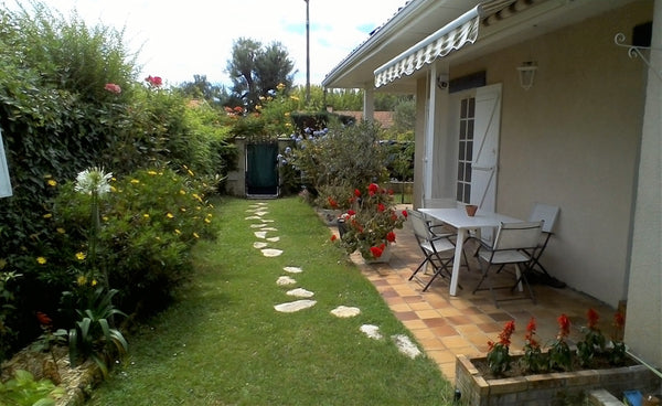 Jolie maison de plain pied dans une rue calme et résidentielle.<br />Agrémentée   Maison Familiale avec jardin dans quartier calme Entire home vacation rental 44043351