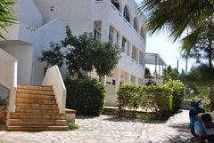 <b>The space</b><br />Very quiet, 24h hot water, Air Condition, 5 minute-walk fr Heraklion, Greece Apartment, 5 minutes from the beach Entire rental unit vacation rental 239586