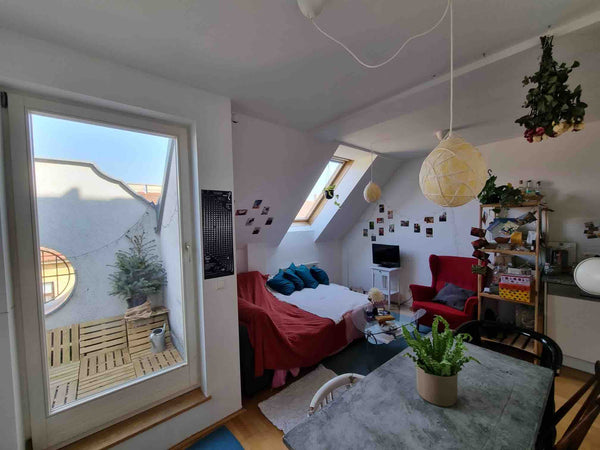 Take it easy at this unique and tranquil getaway.<br /><br />You’ll find a quiet  💚DREAM COME TRUE apartment with a balcony💚 Entire condo vacation rental 605022617931784849