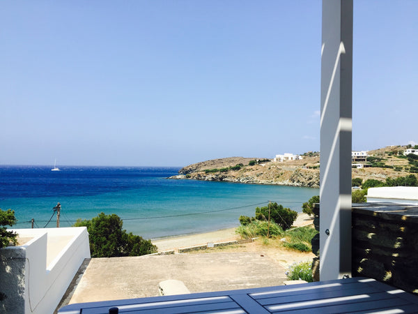 Beachfront high standard Vila. 2 bedrooms with WC a double and a single bed. Liv Athens, Greece 80 Steps ... FROM SAND SEA & SUN!!! Cycladic home vacation rental 10404317